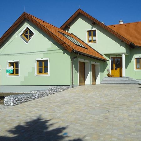 Gaestezimmer Rieder Staatz Buitenkant foto