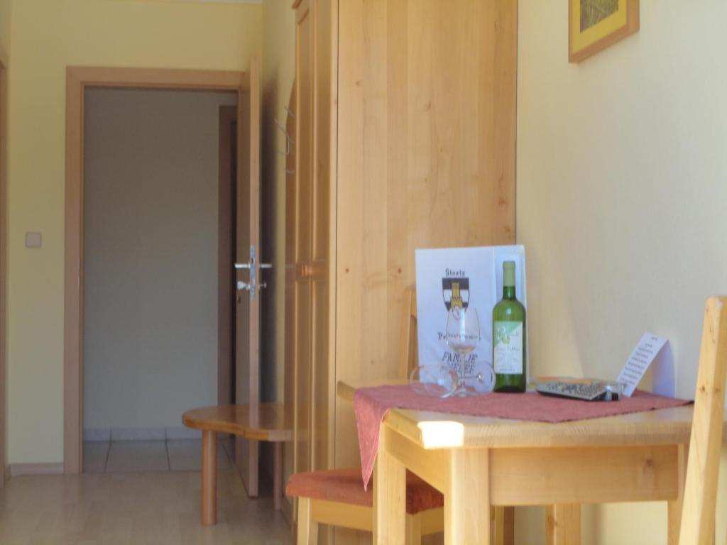 Gaestezimmer Rieder Staatz Kamer foto