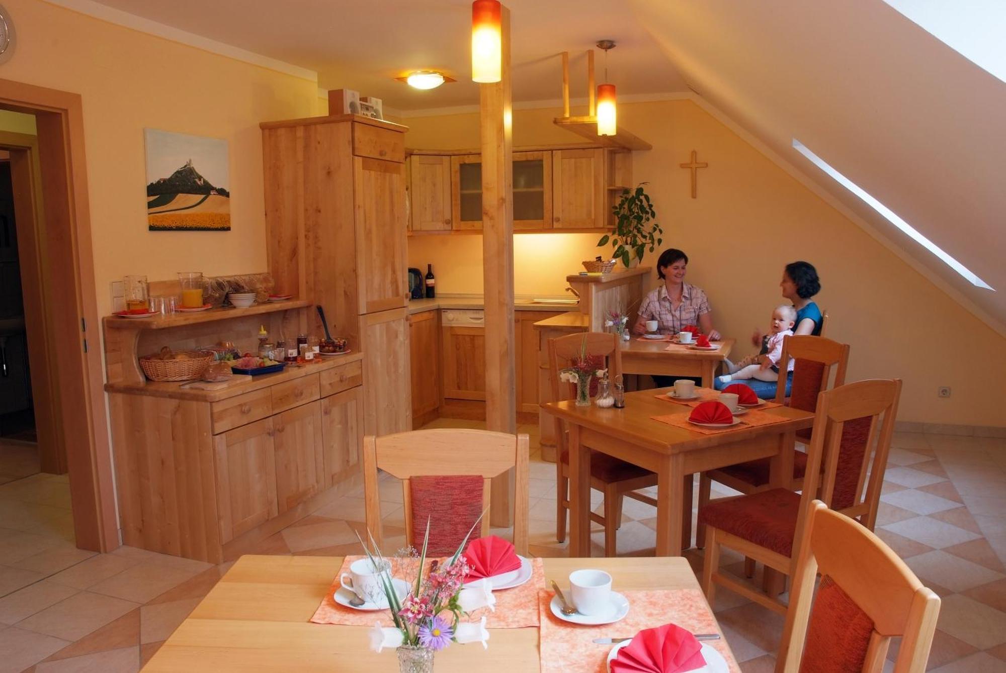 Gaestezimmer Rieder Staatz Buitenkant foto