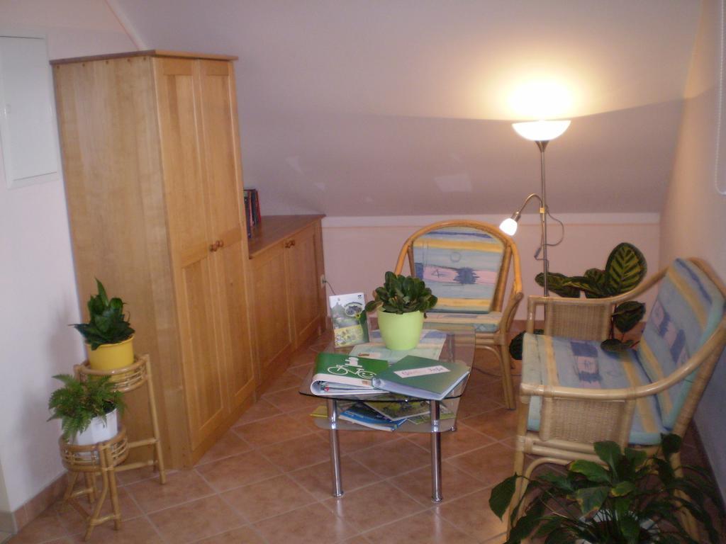 Gaestezimmer Rieder Staatz Buitenkant foto